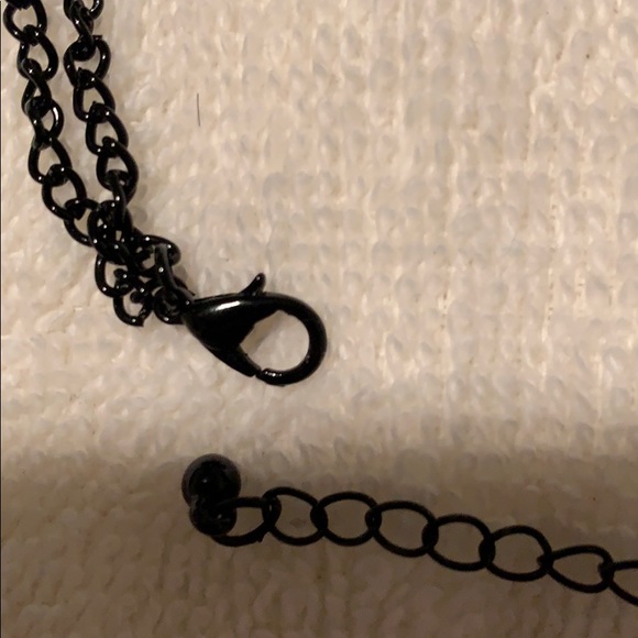 Choker - Picture 3 of 3